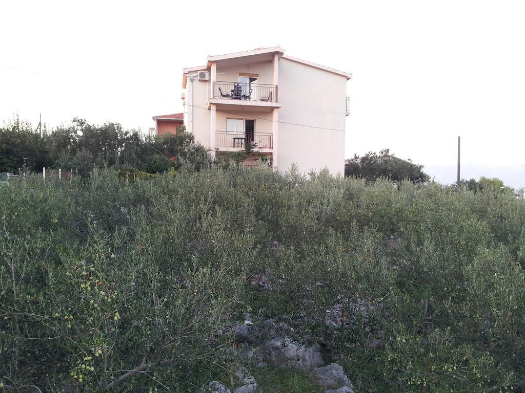 Apartments Jelica Slatine Exterior foto